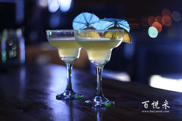 我想學(xué)雞尾酒但是不知道去哪可以學(xué),有推薦的嗎？